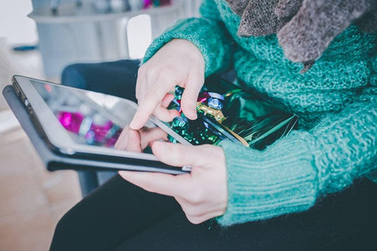 Managing Children's Screen Time: Finding the Right Balance in a Digital World